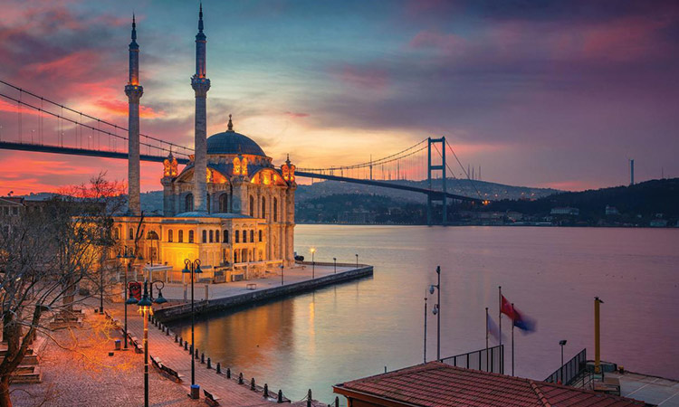 La mosquée et le quartier d’Ortaköy – excursion culinaire à Istanbul