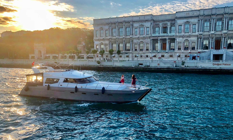 louer un bateau à Istanbul sur le Bosphore
