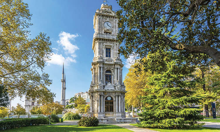 la tour de l'horloge du Palais de Dolmabahce